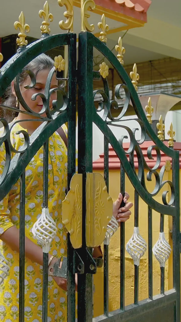 Chain With Pendant and Earrings